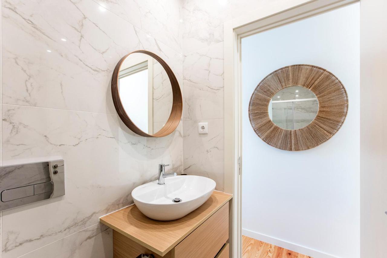Central Studio W/ Pool, Ac & Patio By Lovelystay Porto Exterior foto